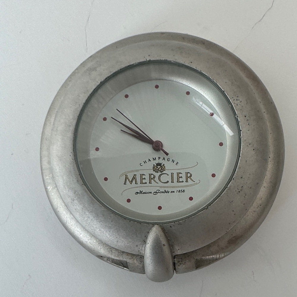 Champagne MercierSilver table Clock